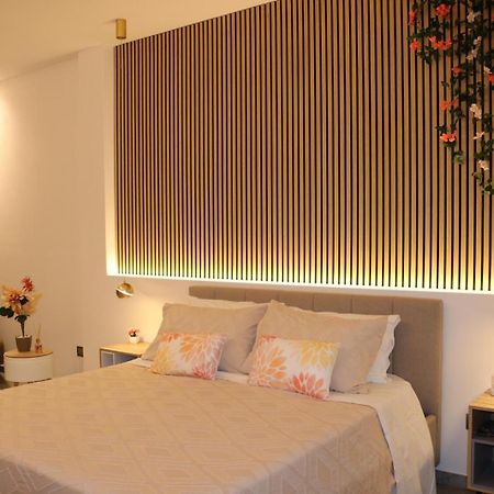 Allumaro House 卡斯泰拉马莱 外观 照片